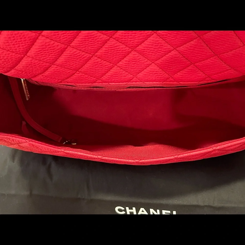✨💖Gorgeous Chanel XXL small travel flap bag💖✨ - Picture 6 of 11